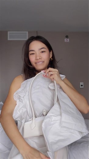 ASMR Alaïa unboxing just for fun 🥰 tysm Cher, you are iconic as always! #handbagtiktok #alaïa #alaia #fashiontiktok #asmrunboxing #fypシ #designerbags #unboxing #alaiabag