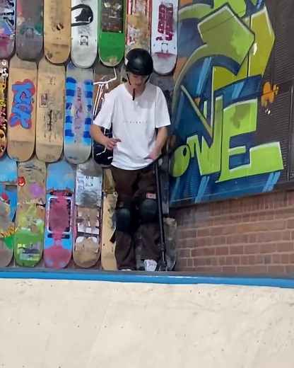 Elliot is back with some sick moves! 🔥🔥🔥 #strikerscooterparts #scooter #scoot #scootering #stuntscooter #scootergang