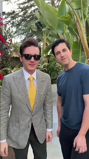 Drake Bell and Josh Peck recreate iconic pose