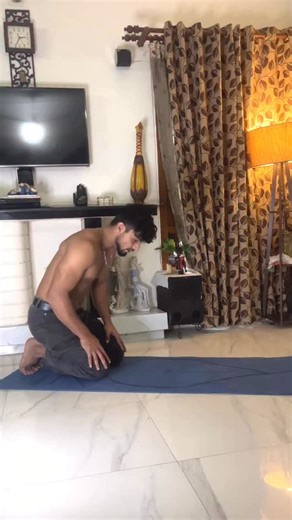 💪J U N E D 🔥 S A Y Y E D 🇮🇳 on Instagram: "Handstand tutorial💯 #junedfitness . . . . . . #presstohandstand #calisthenicsstrength #hspu #headstand #forearmstand #handstandpushup #handstandpress #handstandchallenge #handstand #learnhandstand #handbalance #handbalancing #calisthenicsskills #howtohandstand #presstohandstand #handstandexercise #handstanddrills #learntohandstand #handstand365 #calisthenics"