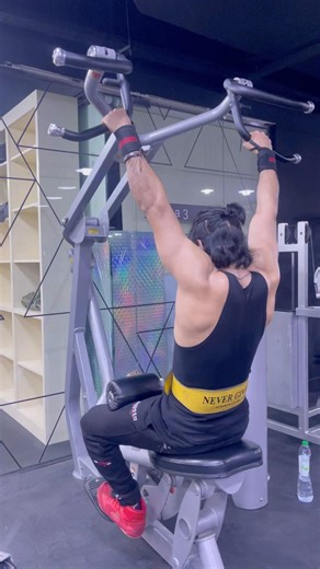 Amazing back workout machine #gym #fitneess #gymexercises #gymequipment #exercise #shorts #anime