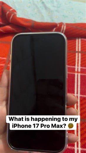 The battery charging symbol suddenly appeared even though it’s not plugged in at all. Super odd. Based on what I found online, this could be caused by a software glitch or a battery calibration hiccup. Trying a forced restart first to see if it fixes itself. Technology really keeps us on our toes. 😅 #iPhone17ProMax #TechGlitch #iPhoneProblems #BatteryIssues #ModernProblems #AppleLife | Michelle Reyes