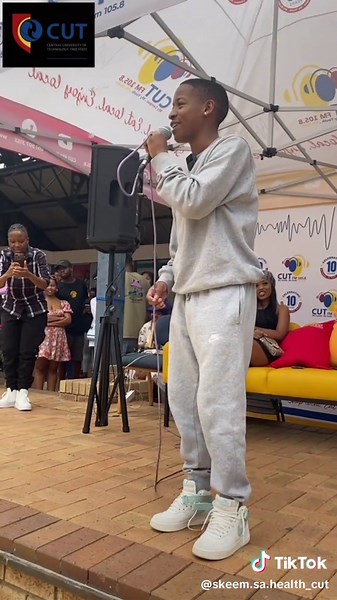 If y’all don’t know it yet, let Skeem Sa Health Help You, it goes like: “What Up, What Up it’s Your Boi Zile Wizzy Lama Zing Zing Lama ching ching Lama ding ding We’re doing it and shid & shid” @Zillewizzy #wellness #CUT