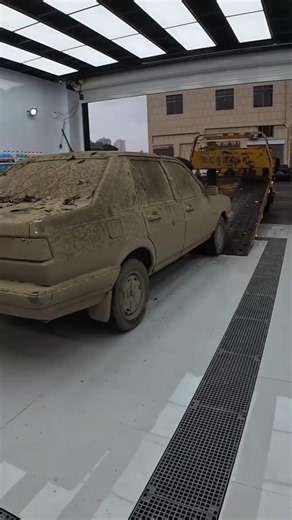 POV: Muddy to Shiny Car Transformation 😍Watch the full wash! 🔥