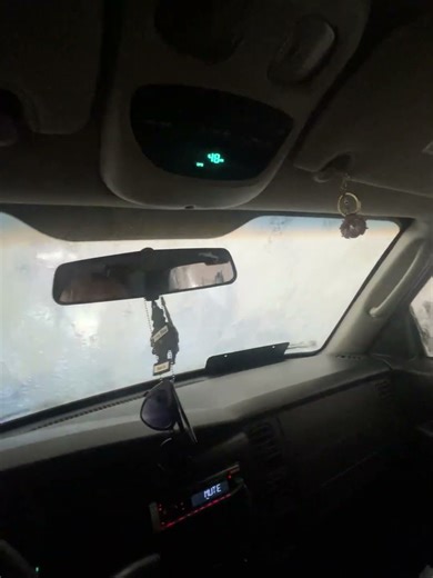 2003 dodge Durango getting a bath at 239000 miles running strong