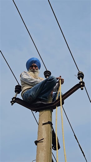 Damaged Pin Insulator Repair | Live Line Electrical Work