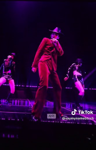 Baekhyun's Bambi Dance Performance Highlights