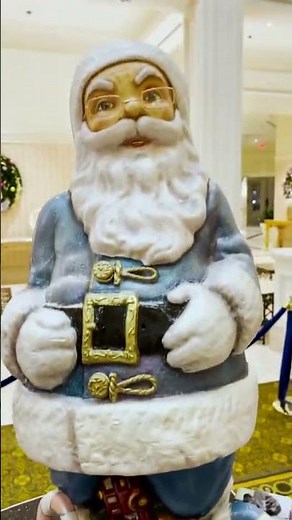 Have you ever wondered what Disney does with all of the Gingerbread Displays? 💖