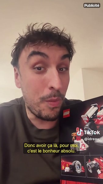 J’ai reçu le meilleur set LEGO pour un fan de Formule 1, la F2004 avec Michael Schumacher ! 🤩 735 pièces, la dernière voiture championne du monde de Michael Schumacher, mais surtout une voiture légendaire. Merci beaucoup à @LEGO de me l’avoir envoyé, elle va rejoindre ses amies dans le salon pour remplir la collection ❤️ Pour ceux qui la veulent, elle est déjà disponible en boutique ou sur le site internet directement 👀 #LEGO #Ferrari #F2004 #Schumacher Publicité