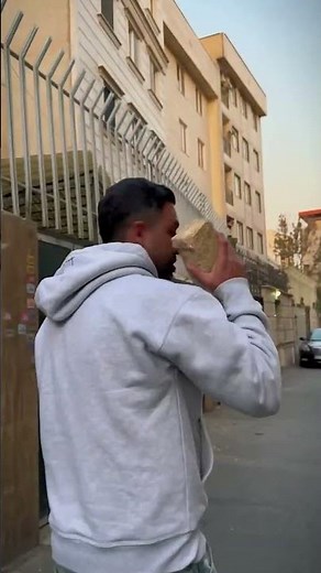 چه خوشحال شد که زرنگی کرد مثلا😂 #خندارترین #کلیک #کلیپ #مدیا #طنز #فیلمخارجی #تیک_تاک