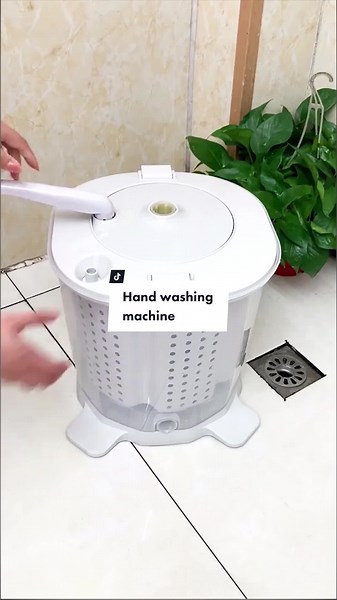 Hand-Operated Washing Machine: A Manual Laundry Solution