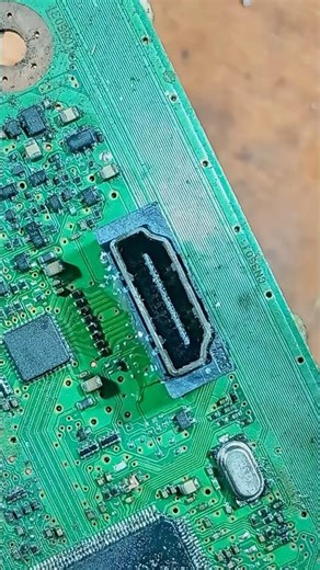 HDMI socket remove tips #pcb #component #tecnician #reworkstation