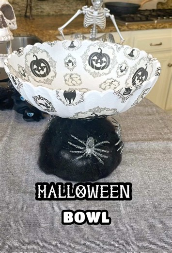 Halloween Party Centerpiece DIY: Spooky Makeover Idea