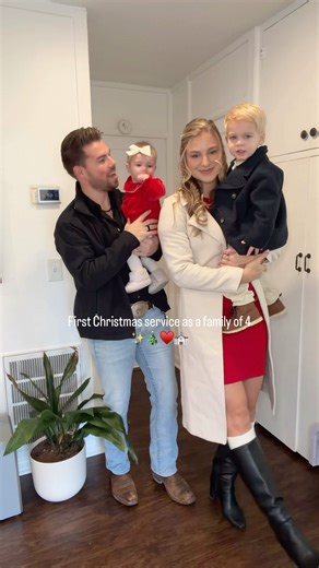 What we wore to Church as a family of four⛪️♥️🎄