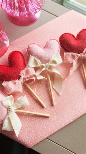 POP • Parker on the Porch on Instagram: "Need a quick embroidery pick-me-up? 💖 Heart lollipops are having a moment this year, and they’re the perfect excuse to stitch a fun lollipop banner using the Shabby Heart Embroidery Design and Poly-Fil. ✨ Supplies Used Design: Shabby Heart Stuffie Stuffing: using Polyfil provided by @fairfieldworld Stabilizer: Tear Easy by @sulkythreads Wool Blend Felt: @benziedesign Glue Gun: @ryobitoolsusa #sewing #machineembroidery #embroidery #inthehoop #polyfilwithj