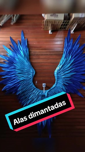 Cómo hacer alas de ángel diamantadas en colores azules