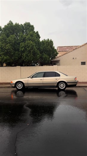 Exploring the BMW E38 7 Series Features