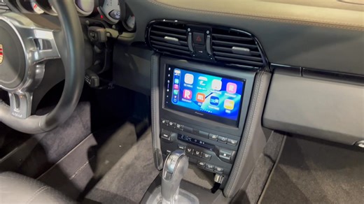 Module Apple 🍎 CarPlay & Androidauto sans fil, entièrement automatique. Waze, Coyote, Siri, Google Maps, Plans, Apple Music, Spotify, Deezer, etc… Il vous sera même possible de passer des appels, envoyer des messages ou en recevoir depuis votre module Apple CarPlay tout en conduisant. Les commandes au volant restent compatibles. NOUVEAU !!! CarPlay Wifi : Connectez votre iPhone sans fil afin que l’écran bascule en mode iPhone 📲 Garantie illimitée du matériel et de l’installation. Franck Azoula