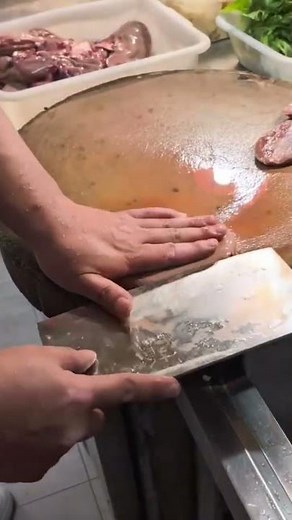 the process of cutting offal into thin, simple, neat and fast pieces.