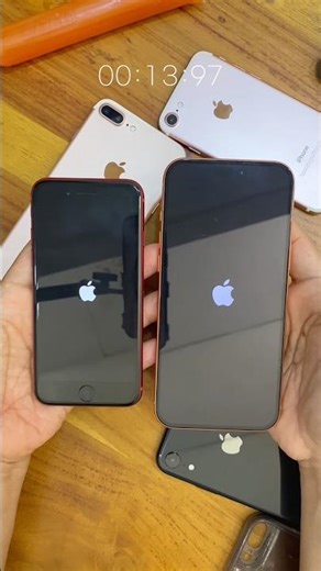 iPhone 8 vs iPhone 17 pro max tes boot
