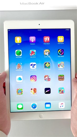 A 2000s Kid’s iPad Dream (iOS 10 iPad Air 1st Generation 2013) Early 2000s Nostalgic 2016 Software