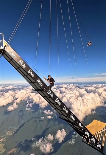 We had too much fun — full send!🔥 🔥 Enjoying the video? Don’t forget to subscribe for more awesome skydiving adventures! 🪂 💝 #hotairballoon #extremesport #sports #balloon #highflying