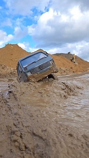 11M views · 94K reactions | VW T3 Doka Mudding Bulli Syncro | rcaktioncarsjs | Facebook