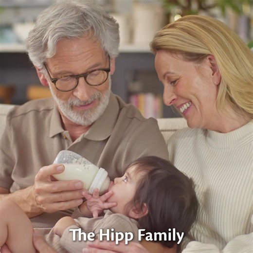 Since 1899, the Hipp family has been dedicated to supporting parenting journeys. As a family run brand, we pass down generations of nutritional wisdom to create premium quality organic formula that you can trust. HiPP. Right by your baby, right by you 💚 Important Notice: Breastfeeding is best, where parents are able to. Follow on milk is a choice for infants over 6 months of age as part of a mixed diet. Your healthcare professional can advise further. Growing up milks is a feeding choice for fo
