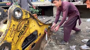 Expert Technicians Reviving Heavy Excavator Performance