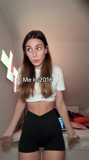 #2016 #die2025lisa #smallwaist #heather