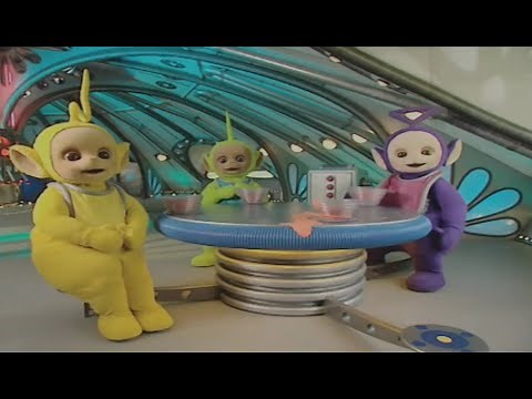 Teletubbies: Cuddles' Poor Paw (1999)