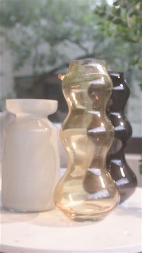 Pequeños toques, grandes sensaciones. 🕯️🌿✨Encuentra la inspiración que buscas en el catálogo Decora.