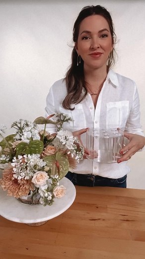 Sample Product: Round Acrylic Vase with Grid. . after we brought in the acrylic rectangular runners, you guys asked me to source one for round tables. I designed this prototype with my manufacture, and I just felt my first arrangement and I love it so much more than a taped grid. It will run about $10-$12, so let me know your thoughts! . . #foamfreeflowers #foamfreefloristry #flowermoxie #moxieblooms #diyweddingflowers #diybride #flowertutorial #acrylicvase