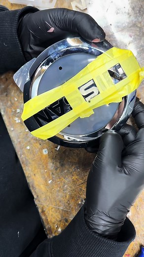 日産エンブレムの加工とカスタマイズ方法