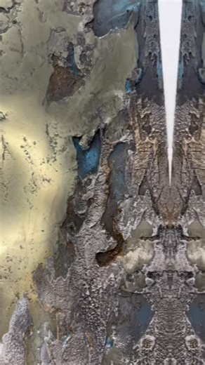 Magic Walls NS Italijanske boje i dekorativne tehnike Cebos 🇮🇹 | Kako vam se dopada kombinacija efekta Cebo Metal i strukture? 🦾⛰️🙃 Posetite naše Cebos Color prodajne salone i unesite magiju italijanskih... | Instagram