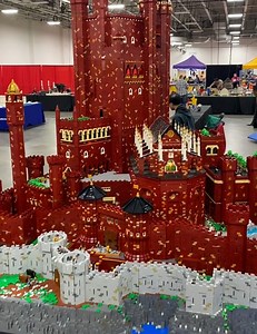 161K views · 3.2K reactions | This huge Game of Thrones Red Keep is built from 100,000 LEGO pieces! Created by Dario Minetti | Beyond the Brick | Facebook