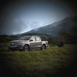 #ChevroletColorado un pick-up que no tiene límites, ideal para trabajar con presencia más fuerte en el camino, con un motor de 2.8 litros Diesel Automático y Smartphone Integration para que tu día de trabajo lo disfrutes al máximo. Desde $25,620 ITBMS. #ChevroletPanama #Panama #Colorado #4X4 #fuerza #ArrancaPanama | Chevrolet Grupo Q Panama