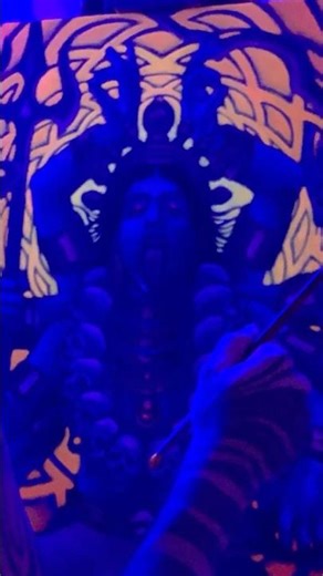 O Desafio de Pintar com Tinta Neon