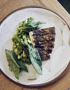 Barbue aux légumes de printemps pour 4 personnes - Recettes - Elle à Table