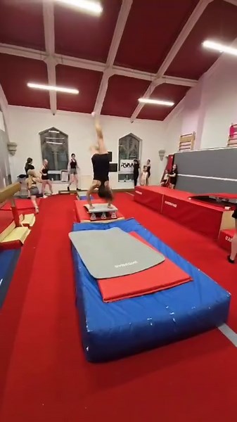 Passion 4 Gymnastics (P4G) on Instagram: "tumbling teens! #gymnastics #gymnasts #gymnast #tumbling #tumble #tumblingteens #gymnasticstumbling #aerial #freecartwheel #gymnastsofinstagram #gymnasticsprogressions #floor #vault #tsuk #tsukpreps #handspring #fronthandspring #coaching #drills #gymnasticsdrills #funtimes #teenclass #gymnasticsclass"