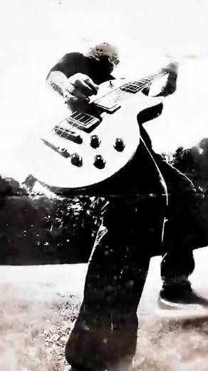 THE ODDEVEN “Whiskey” New single & #musicvideo are out now! Watch full video via url in profile #newmusic #hardrock #grunge | Eclipse Records