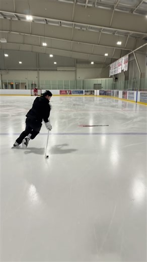 𝙅𝙚𝙛𝙛 𝙂𝙞𝙡𝙡𝙞𝙜𝙖𝙣 on Instagram: "High speed skill with the fake Datsyuk open forehand push finish🚨 #hockey #ccm #reels"