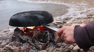 Almazan Kitchen® Knife from the video: https://bit.ly/3N4ntMC Check out the full recipe: https://almazankitchen.com/chicken-curry/ Flavor explosion curry cooked outside near the frozen lake on -25C! Enjoy the ultimate foodporn experience! Follow us: ▶ Instagram: https://instagram.com/almazan_kitchen Help us to improve: ▶ Patreon: https://www.patreon.com/AlmazanKtichen | AlmazanKitchen