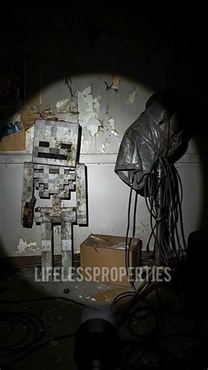 Minecraft Found Footage | Part 2: The Horror Continues🏚️ #minecraft#lifelessproperties