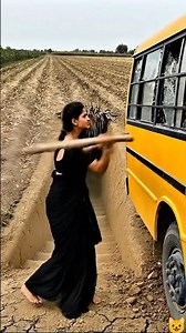 The girl broke the bus?🥰#quran #shortfeed #viralvideo #trendingshorts #quran #viral #islamic