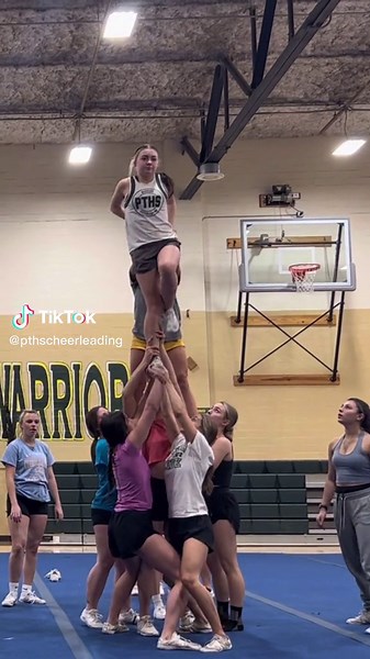 Impressive Cheerleading Stunts: Pyramid, Full Up, and More!