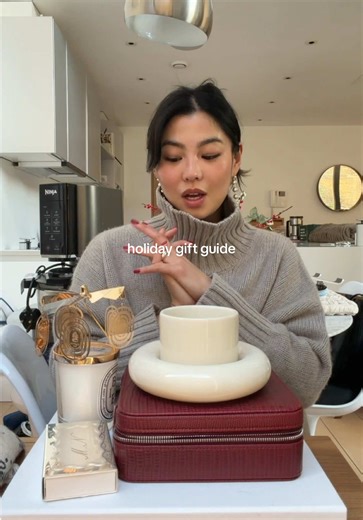 A foolproof gift guide of things I actually own and would 10/10 recommend 🤝 @Gustaf Westman @MG&Co. @DORE & ROSE ® @lexxola @HEAVEN MAYHEM @Tekla @KUJTEN @Ninja UK #holidaygiftideas #giftguide #forher #favorites #wishlist