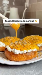 👉 Perdez du poids grâce à nos programmes personnalisés (lien en commentaire) Toast au cottage cheese et à la mangue 🥭 🌟 Ingrédients : - Pain au levain - Cottage cheese - Mangue - Noix de coco râpée - Pollen d'abeille - Graines de chia - Miel 👉 Perdez du poids grâce à nos programmes personnalisés (lien en commentaire) 🌟 Instructions : 1. Faites griller le pain dans une poêle avec un peu d'huile d'olive jusqu'à ce qu'il soit croustillant. 2. Ajoutez une cuillerée de cottage cheese sur le pain