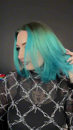 There’s nothing like a fresh hair color to make you feel better. Teal is the 2026 hair color of the year, and we couldn’t be any more obsessed with this look from @akaaislinn! #SplatHairColor #splathairdye