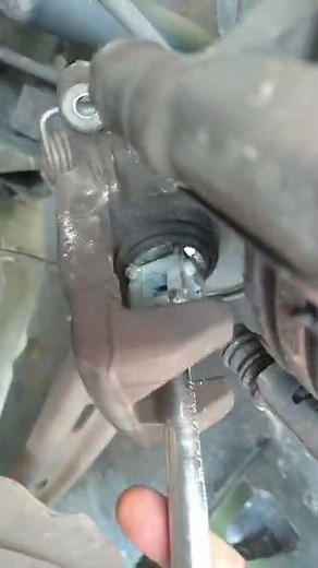 how to reset the piston on a disc brake rear caliper when changing your brake pads